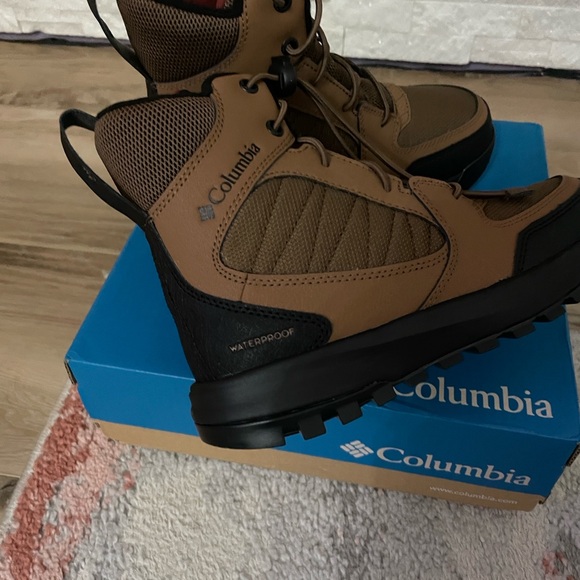 Columbia Waterproof ❄️Kids Brown and Black Boots - Picture 3 of 5
